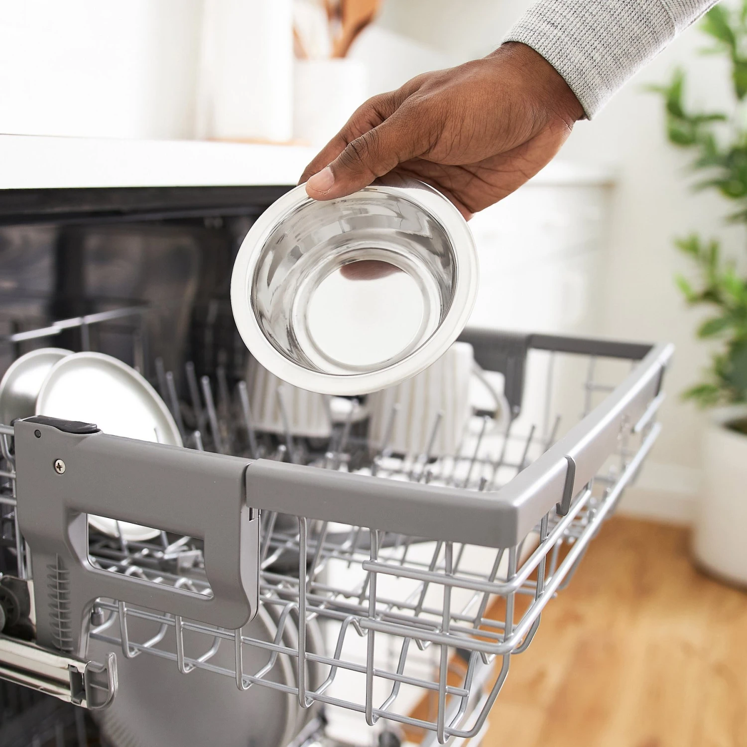 Frisco Elevated Diamond Stainless Steel Double Diner Dog & Cat Bowl 5 Frisco Elevated Diamond Stainless Steel Double Diner Dog & Cat Bowl - Image 5