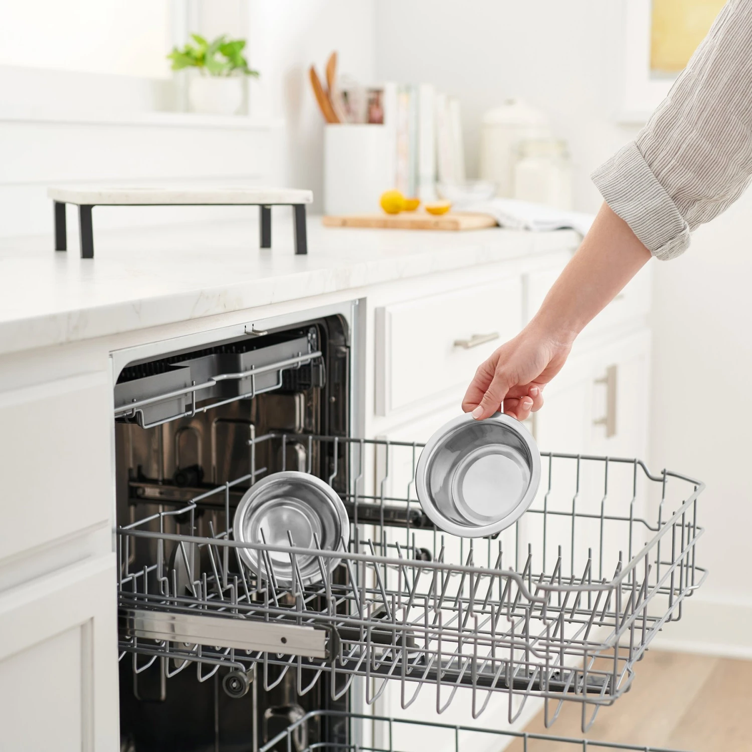 Frisco Marble Elevated Stainless Steel Double Diner Dog & Cat Bowls 6 Frisco Marble Elevated Stainless Steel Double Diner Dog & Cat Bowls - Image 6