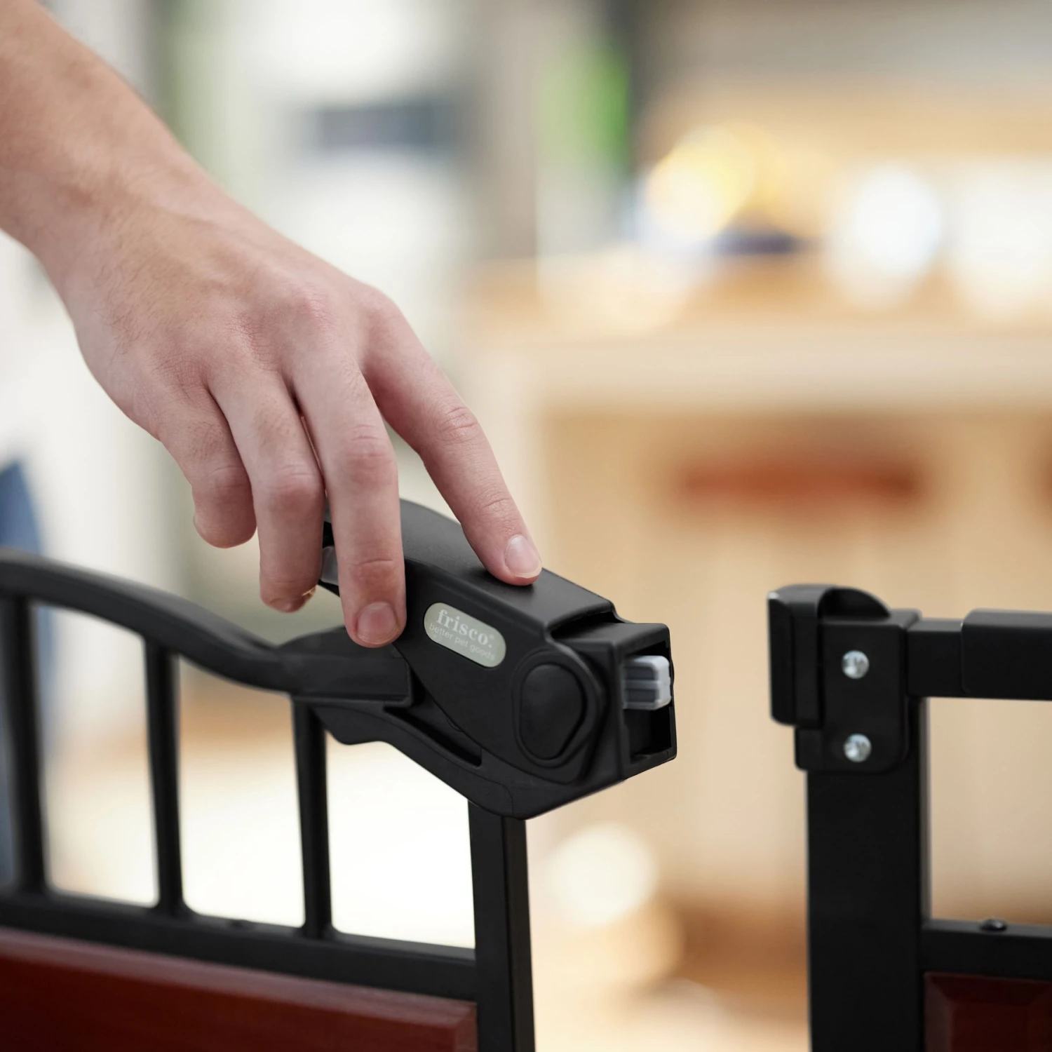 Frisco Wood Accents Extra Wide Auto-close Pet Gate, 30-in 4 Frisco Wood Accents Extra Wide Auto-close Pet Gate, 30-in - Image 4